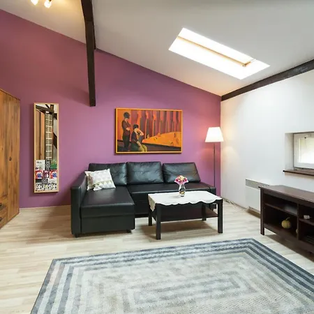 Gorgeous Loft In Perfect Location! Apartment