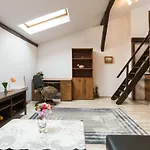 Gorgeous Loft In Perfect Location!